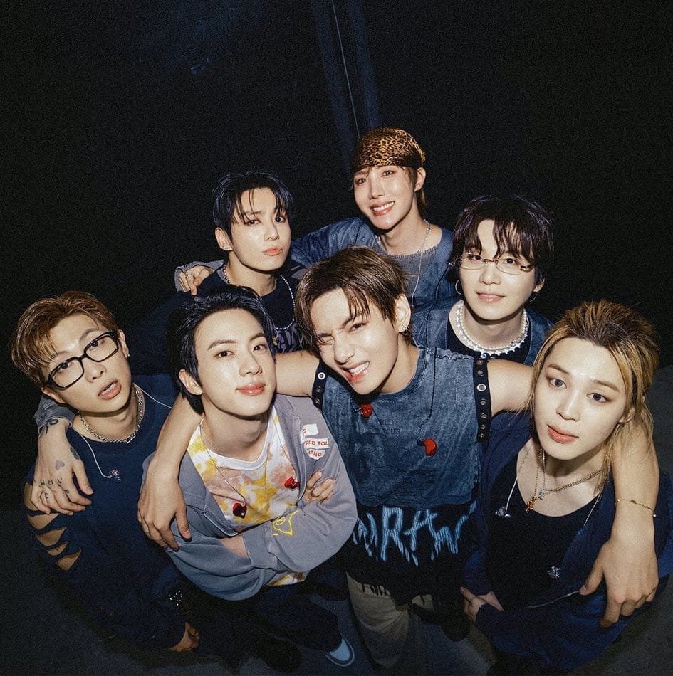 rukhamani930's tweet photo. I vote for #ARIASBTS at the 2026 aria music award https://t.co/WbEBiTQijv