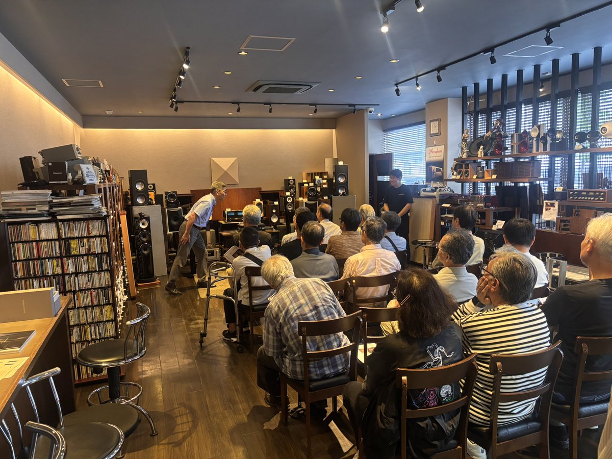maxaudio_'s tweet photo. 【小倉本店】
九州初上陸‼️発売前のB&WD5シリーズの試聴会を開催中‼️
満員御礼‼️
#マックスオーディオ #maxaudio
#BW #D5 #805D5 #804D5 #801D5 https://t.co/536uKBVZQd