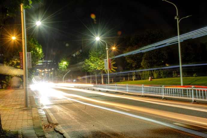 SandraMimsvry6's tweet photo. Just found this super chill indie playlist—perfect for late-night drives with the windows down, every track hits different and makes the quiet road feel like a whole vibe.， https://t.co/uoGthNWxAW