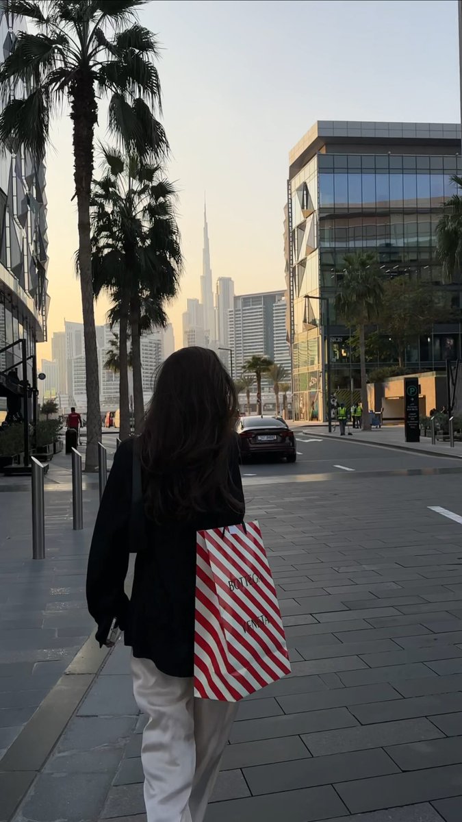 enmaskrado's tweet photo. بصفتي مالكة لهذه الكاميرا، أؤكد أن التأثير مشابه، لكن النتيجة تعتمد على الصورة الأصلية. جرّبوا فلاتر مختلفة في التطبيق واضبطوا الإعدادات للعثور على أفضل تركيبة. في قناتي أشارك 3 طرق أخرى لمعالجة الصور بأسلوب كانون G7X. https://t.co/Tc28XtPryr