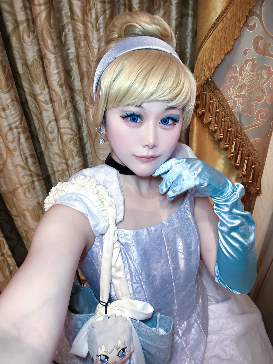 mmm_cosplay's tweet photo. 🩵👸

#dハロ仮装2026 https://t.co/WJEby0174i