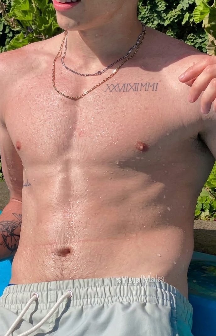 VisualMales's tweet photo. Lautygram 

Cuando todavía no se depilaba 🤤🤤 https://t.co/oLsTCm5VNB