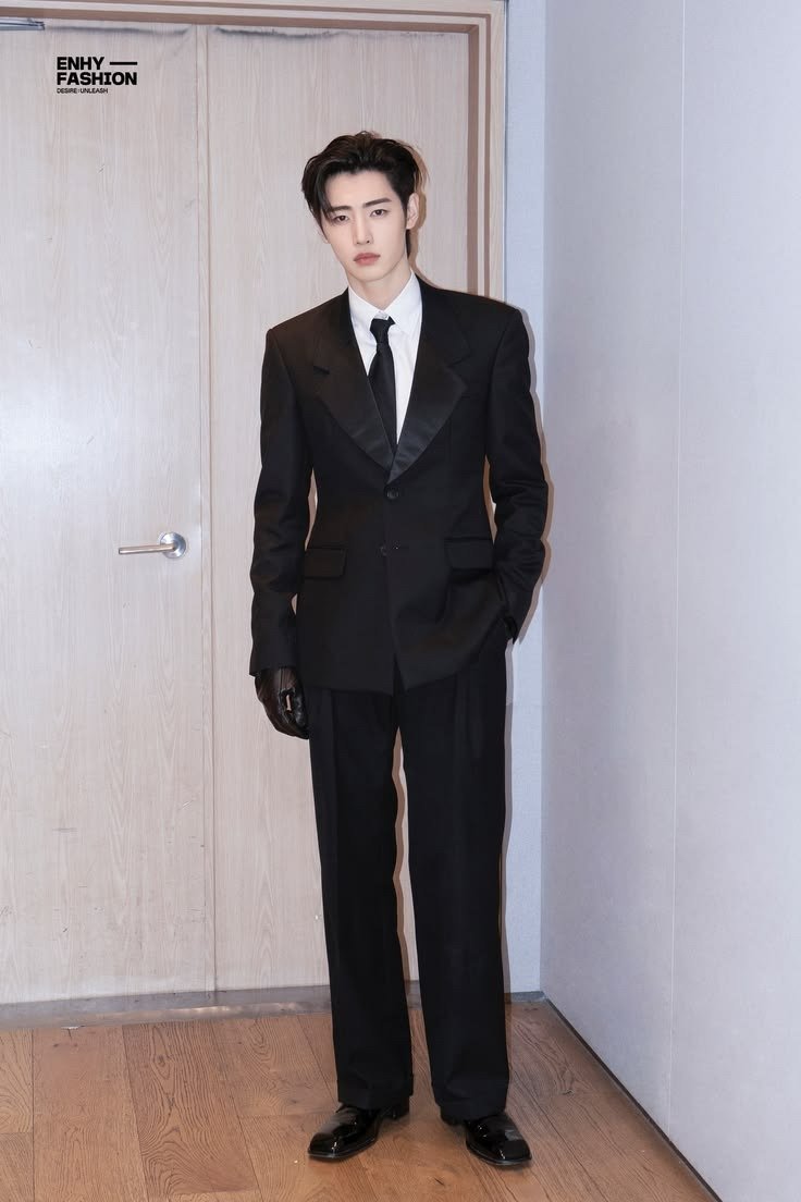 resierve's tweet photo. Nih, Sunghoon. https://t.co/wVL0z9AdAH