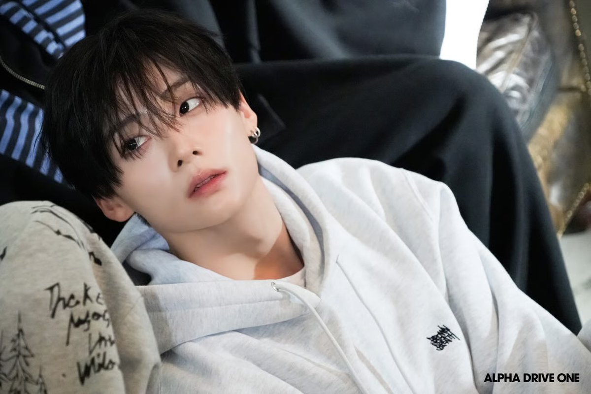 leowoned's tweet photo. 260927 plus chat update 🥀💬

BROWNBREATH Behind Photo

#SANGWON #상원 https://t.co/IP2j2qhCMh
