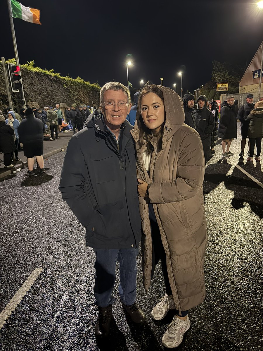 shannonlkelly13's tweet photo. 6am and we’re not moving! 🇮🇪 ✊🏻 #GarvaghyRoad https://t.co/r5AAEWyyKf
