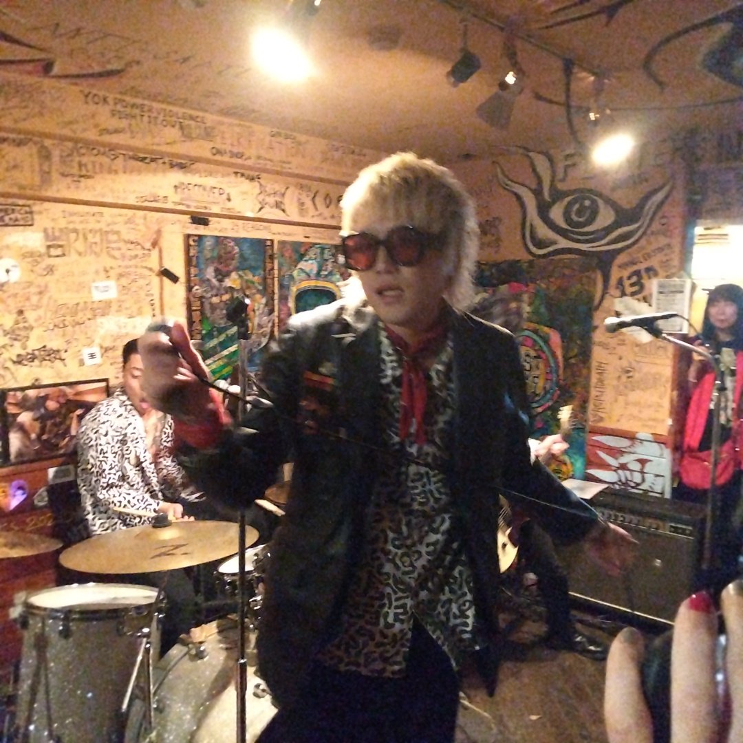 PARALYZE69's tweet photo. YAPOOL！今一番ライヴ観たかった若手バンドでしたが、めちゃくちゃギラギラした演奏でかっこよかった。プエンテの空間にガレージサウンドすごくマッチしてましたね。

#パラフェス2026 
#yapool https://t.co/DWlJUitHZE