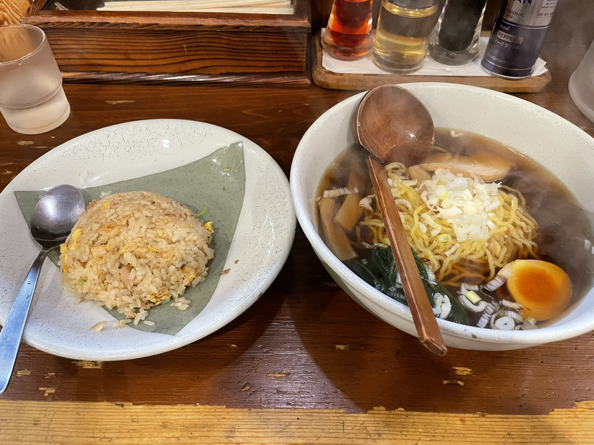 sumahosotsugyo's tweet photo. きなり屋

面接授業や講演会で来ることがある東京文京学習センター近くの中華屋

ラーメン＆チャーハンはシンプル＆スタンダードにしてソウルフード的な味わい

満席の店内で耳にする店員さんの中国語は活気にあふれる

#放送大学 #放大ラーメン同攻会 #放大銭湯同好会 https://t.co/NWLHwgyjVK