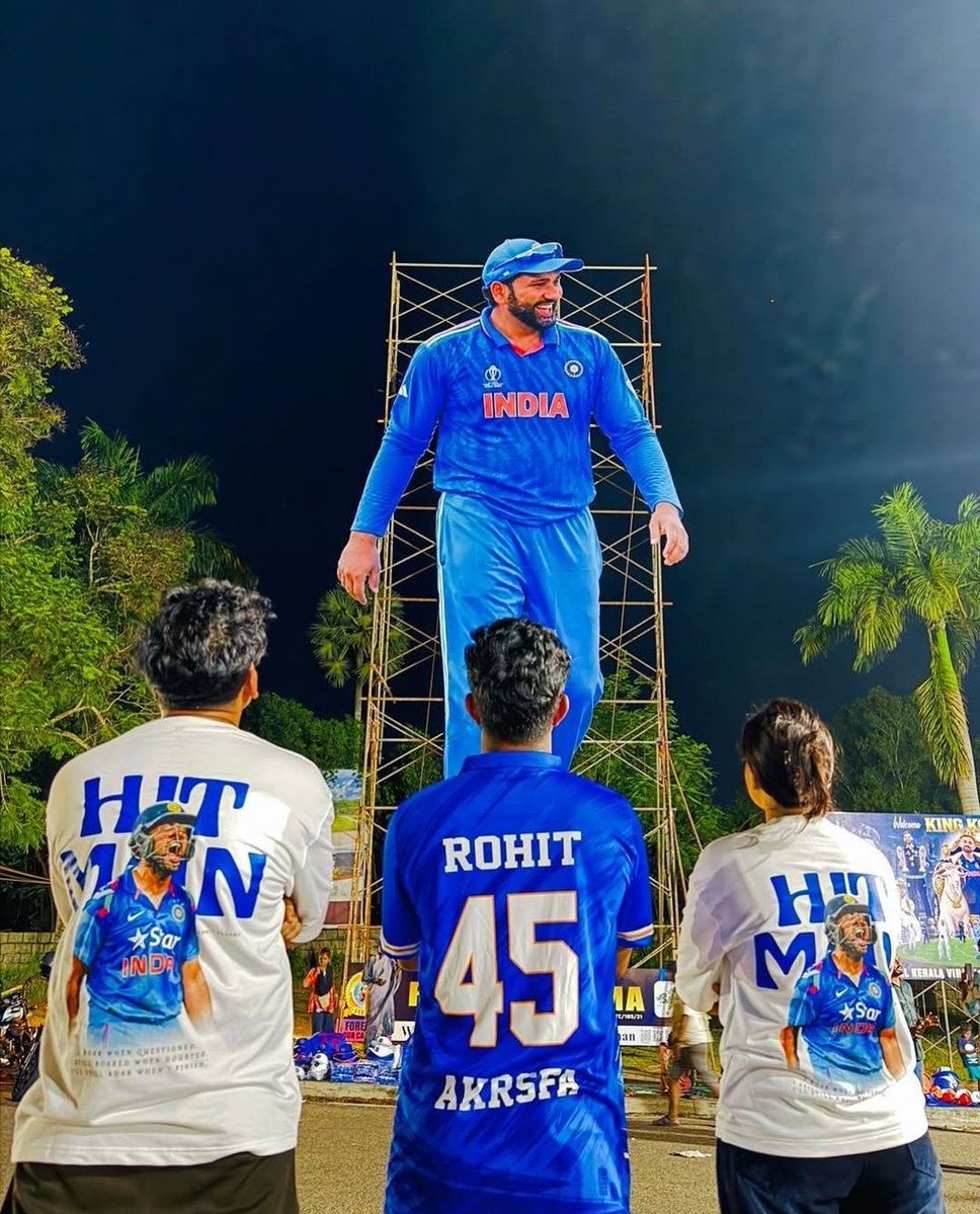 ImMD45's tweet photo. Fans Are Crazy for Rohit Sharma from now ❤️✨♾️ https://t.co/wF2ABNe9gs