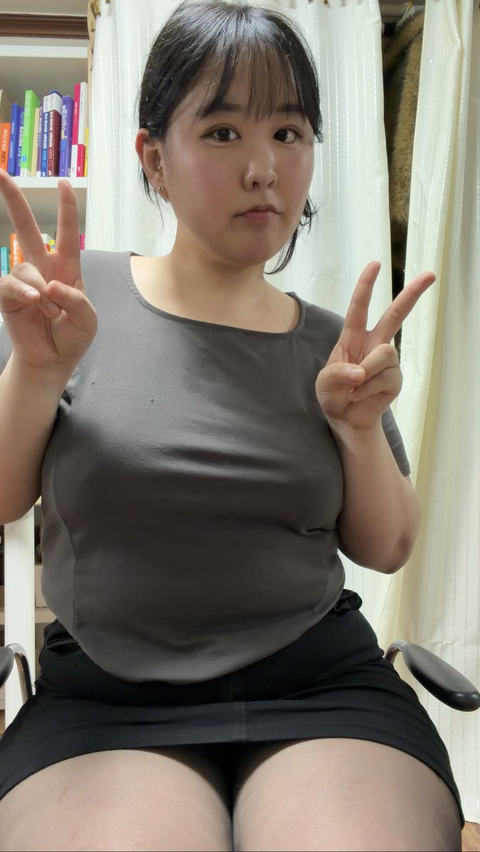 malkoongya's tweet photo. 첫 게시글😛 메렁 https://t.co/qS58cPaTuw