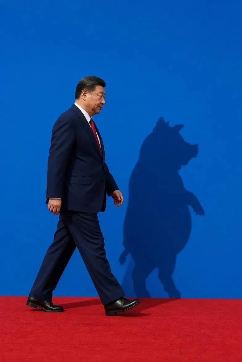 peace13278's tweet photo. @uncleTomat0 你自己呢？十四億人被一隻豬強上了十多年，豬幹你幹爽了不願意下來，你還住配合呻吟。
豬狗不如的黃俄畜生！ https://t.co/zb9WCK9aoG