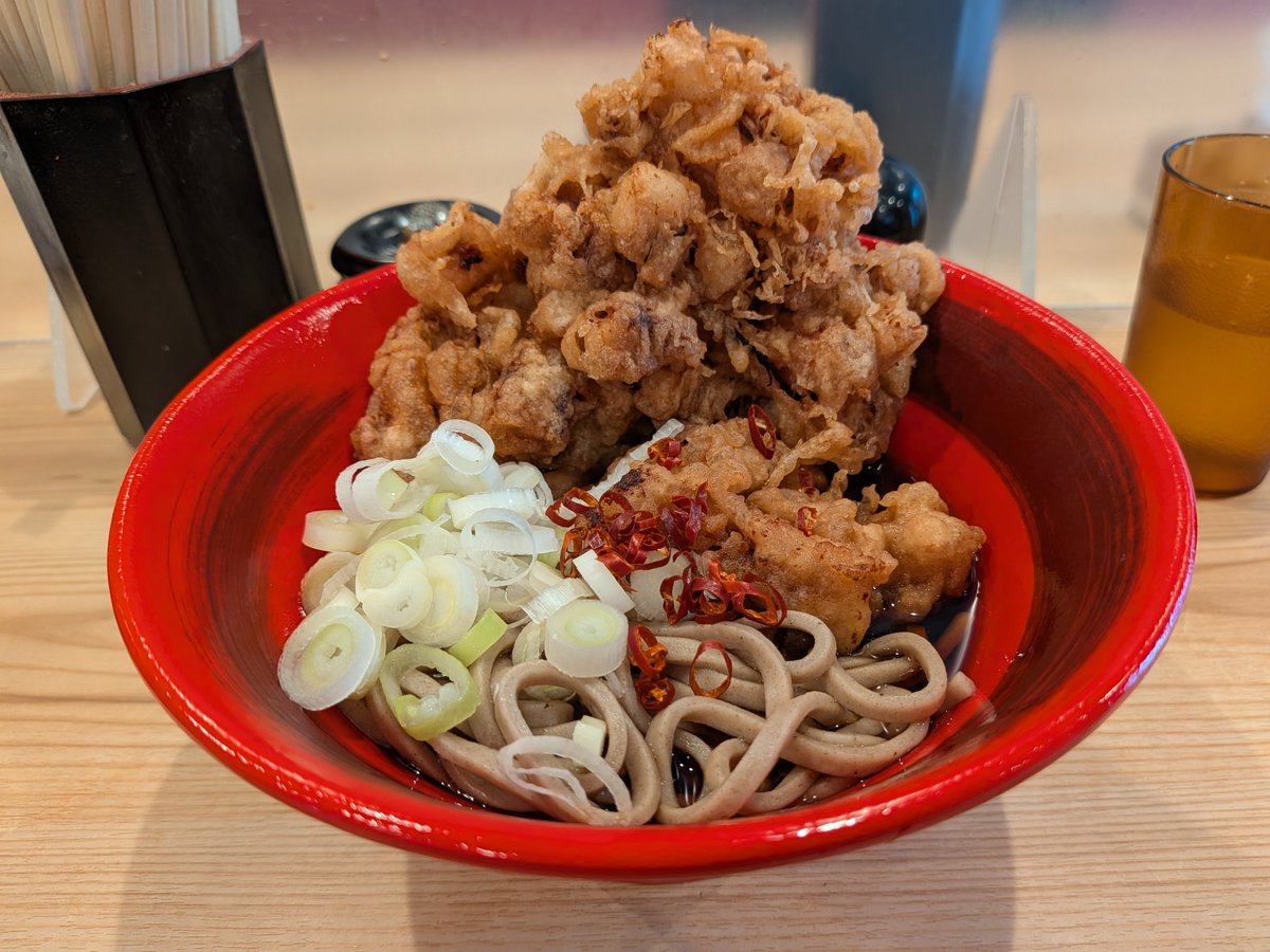vvv_jun35's tweet photo. ゆうちゃん蕎麦@西新井の太そば小盛、ゲソ天

しょっぱカラ♪
煮詰まり過ぎたか分量を間違えたのでしょうか
太そばはそれほど太さを感じなかった
ゲソ天は過去最大のデカさで某ジャンボゲソの1.5倍ほど
めちゃくちゃ旨い。 https://t.co/K6oWWpdQFC