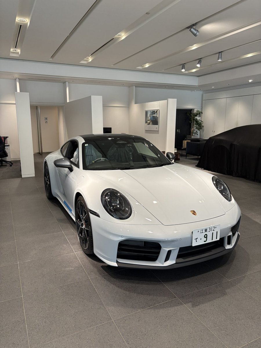 roadster_2021's tweet photo. カレラT納車になりました。
718もったいなかったけど、
とても良い車！ https://t.co/SFG35Hj3nG