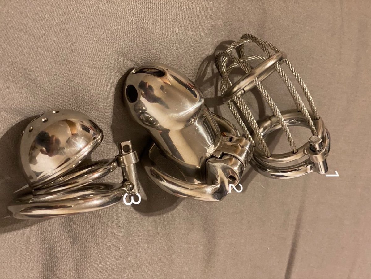 mistressol83263's tweet photo. #sissytask #exposedwhore #sissyslutfaggot #chastity #sissytrainer #sissyhumiliation
Locked and denied for Locktober No cummies no escape Who’s the desperate sissy or slave that wants this cage on them all month Beg properly and maybe you’ll earn the key or never get it🔒 https://t.co/jljctybZRJ