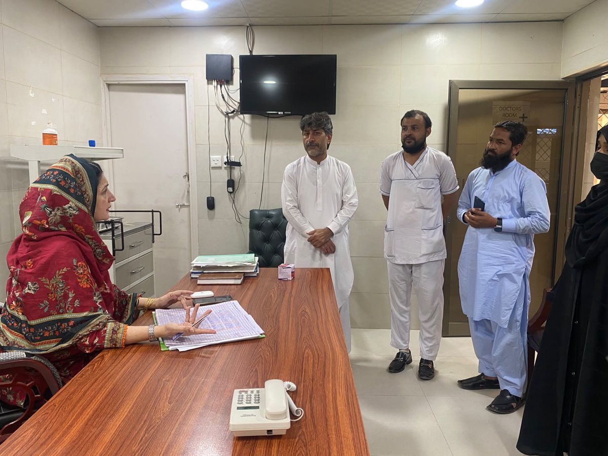 DhoIslamabad's tweet photo. DHO Islamabad visited BHU Jhang Syedan and reviewed primary healthcare services,staff attendance, med availability,cleanliness, records,public health measures,&amp; compliance with relevant SOPs. directed staff to ensure timely,quality healthcare services and improve service delivery https://t.co/K2wAT8MLix