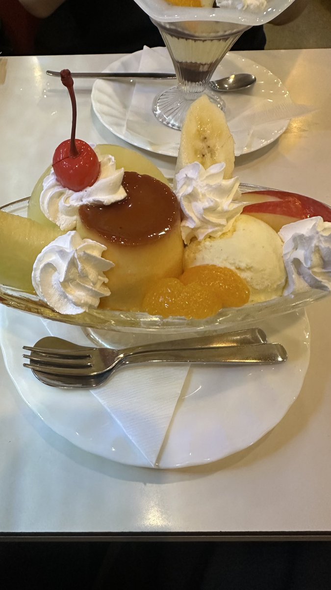 _yurui__hibi's tweet photo. プリンアラモードなんて

心踊る他ない https://t.co/CX4PuO6XvY