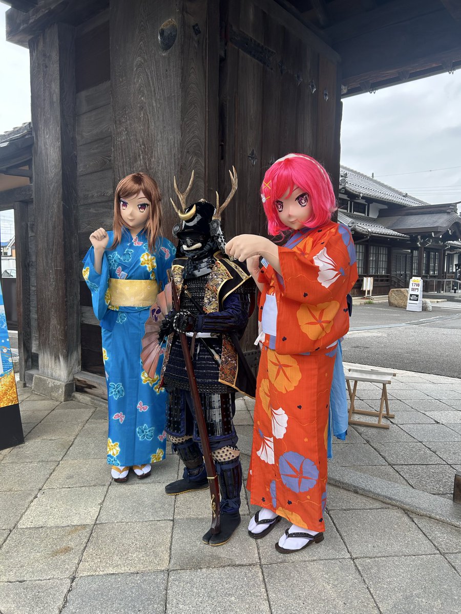 KQrGzA1tX5QGvCC's tweet photo. みんなと長浜市黒壁スクエア周辺を練り歩いてきたガー🐤 https://t.co/wG4IGN7356