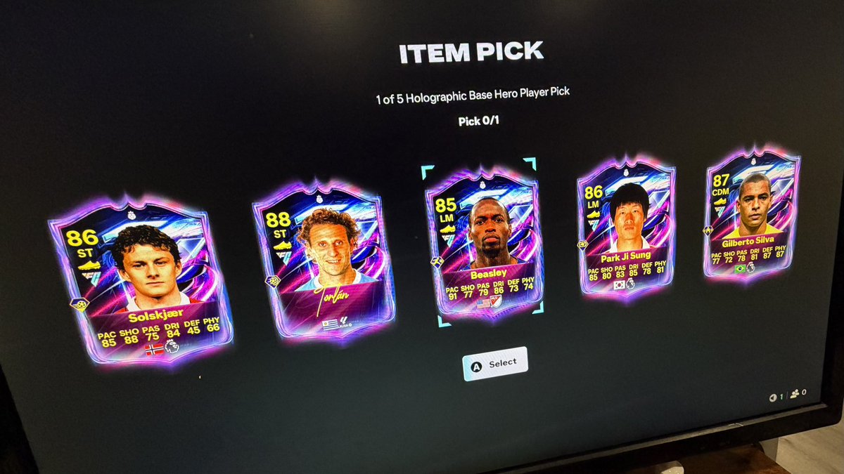 corpusretro's tweet photo. @BrhomFUT I picked Forman hope I picked right 🥹 https://t.co/ue54gTeiBP