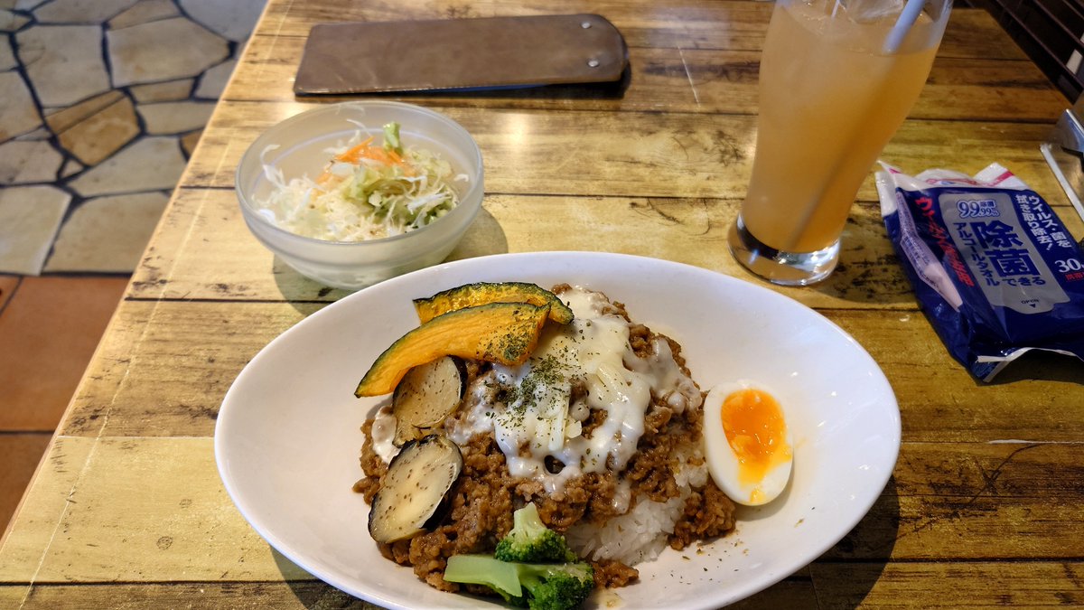 souya_tis's tweet photo. 遅いお昼　頂きます https://t.co/E9ItWYQjNf