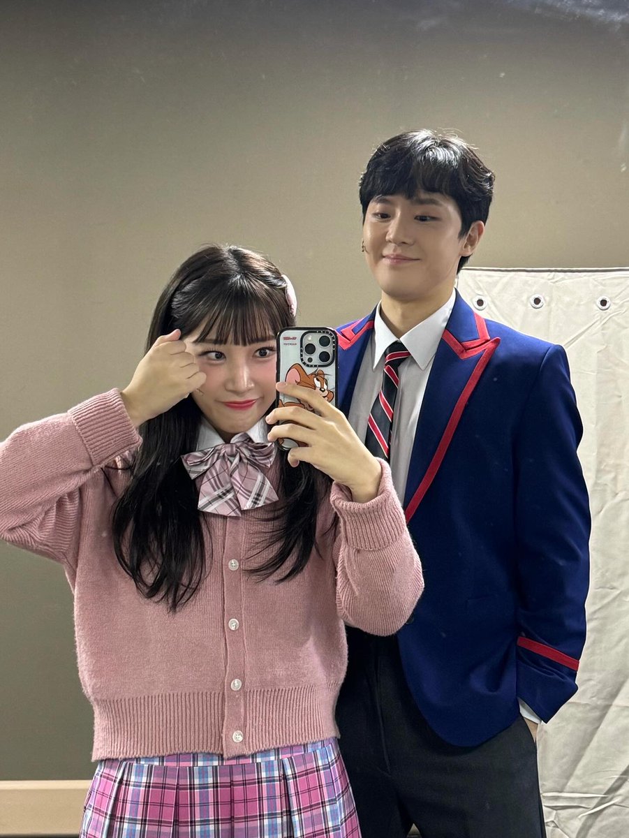 omxcrz's tweet photo. 키라사마 좀 많이 보고싶을지도……. 🧎🏻‍♀️🧎🏻‍♀️ https://t.co/wws5BBYsX2