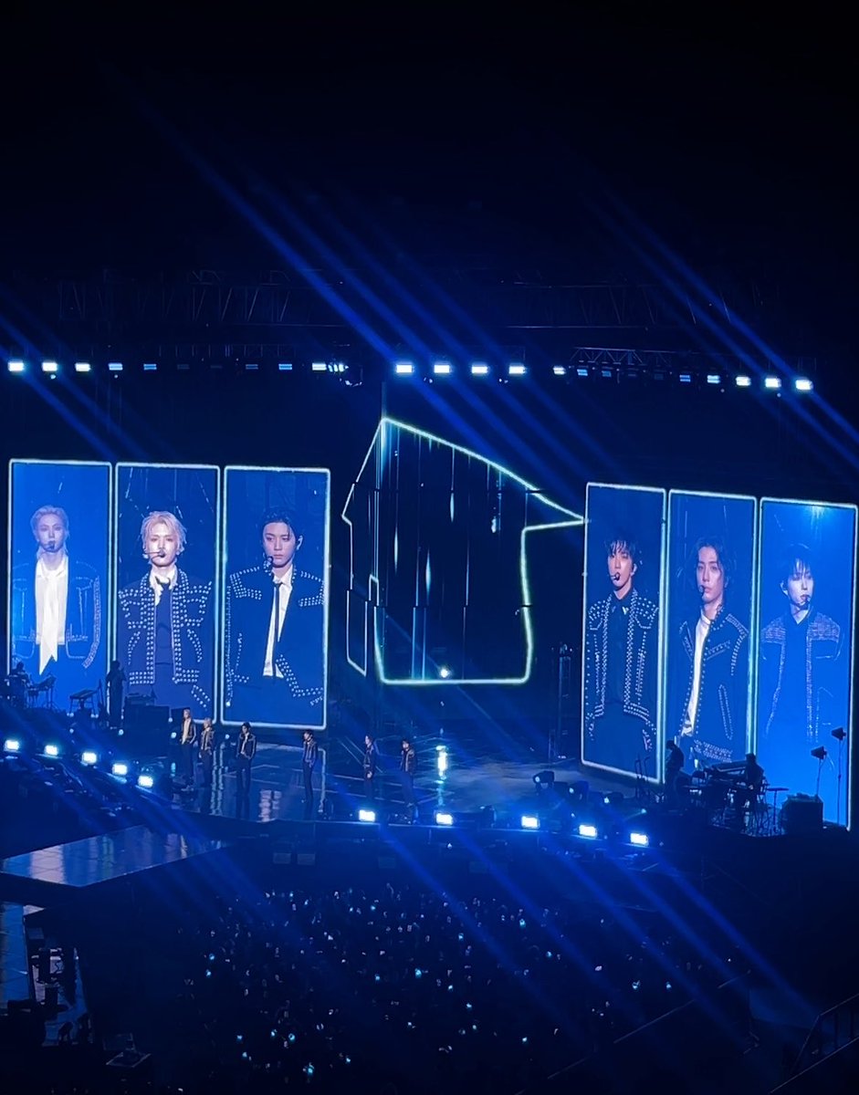 luwoxrn's tweet photo. 입사순서가 참 마음이 뭉클하단말이지 https://t.co/AIjNuRX6e0