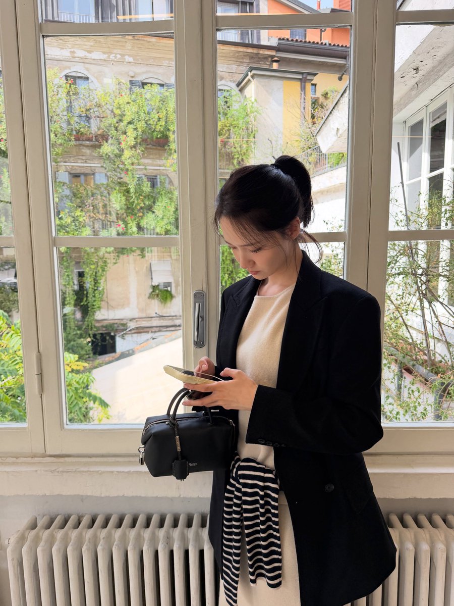 inlovewyoona's tweet photo. Yoona, your natural beauty is simply you.
Seeing you without makeup… just being Yoona. ♥ https://t.co/9SQANopK51