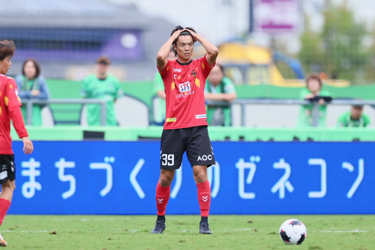 zweigen_staff's tweet photo. 293日ぶりのJリーグのピッチ⚽️

#庄司朋乃也 選手
おかえりなさい！🔴⚫️

🔗次はルヴァンカップ🔥
https://t.co/GvrH6N4PQb

#zweigen https://t.co/Cb5Sa0BPX9