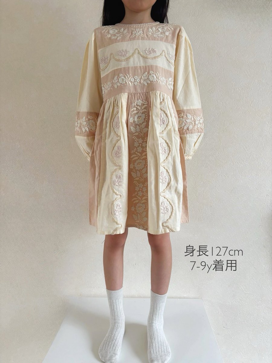 BabyStyleLAB's tweet photo. #apolinakids

WILMA DRESS - DRIED ROSE/CREAM

前も後ろもしっかり刺繍が施されていて贅沢な1着..💘

今季の刺繍は全体的にぷっくりしっかりしていました🪡✨ https://t.co/qTToXg6P1A