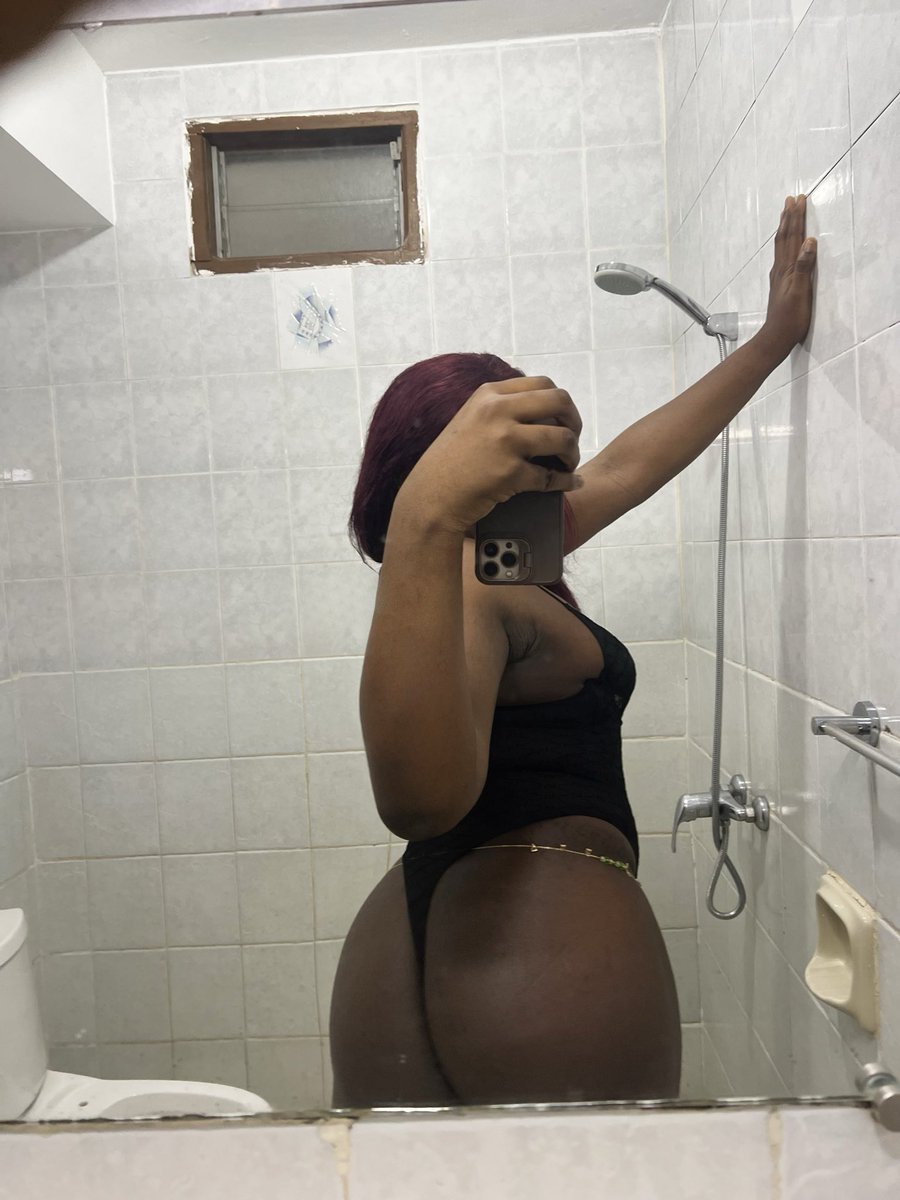 biarielb's tweet photo. Viens voir maman 
Elle ne sera pas cher 💸😏😍💸🇨🇮🏳️‍⚧️ https://t.co/3FYtJdRgWw