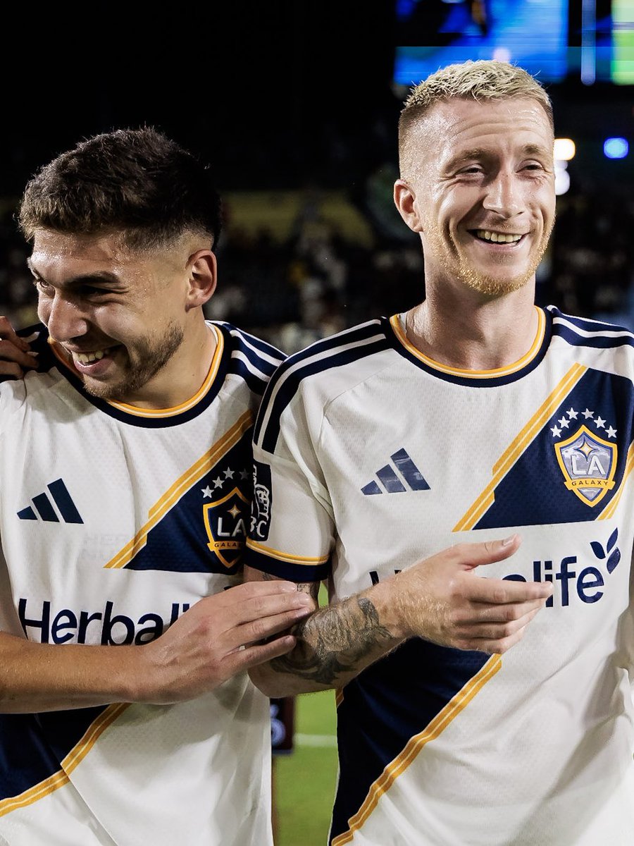 LAGalaxy's tweet photo. COMEBACK KIDS 💪🏻 https://t.co/JPdyvLODXH