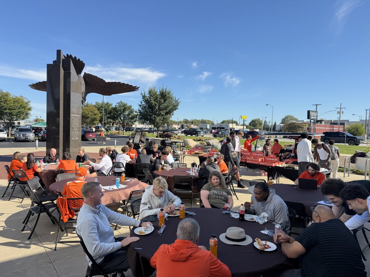 CoachTsimon's tweet photo. Homecoming festivities were spectacular once again at @bgsu. The events, tailgating and pageantry were second to none.

Thank you to the @BGSU_Athletics team for all the work behind the scenes.

Also, our alumni gathering and tailgate was amazing. Thank you to all that joined us! https://t.co/l2QK5IP4tv