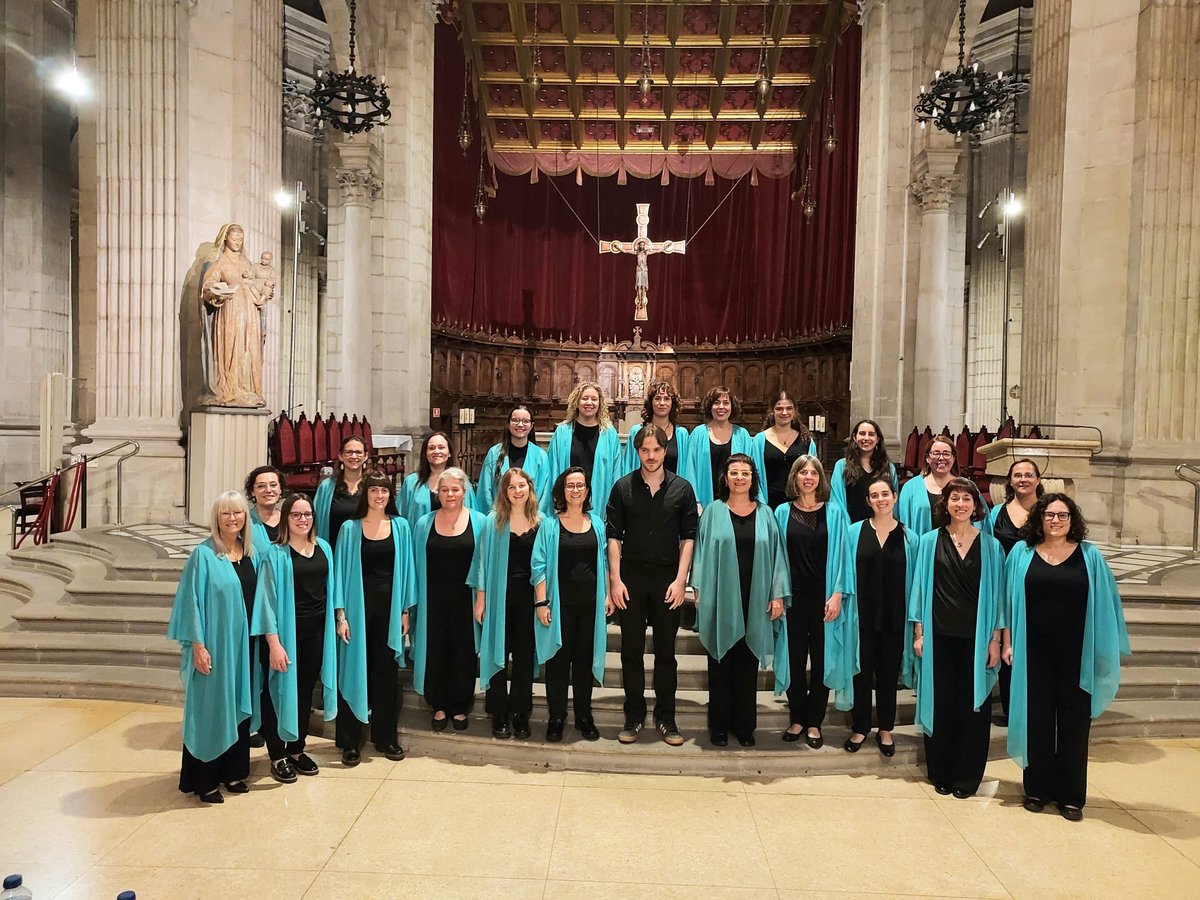 Antoni_Gelonch's tweet photo. Moltes gràcies als qui ahir vàreu omplir d gom a gom la catedral d Lleida x escoltar l’esplèndid concert commemoratiu dls 150 anys dl naixement d PAU CASALS, a càrrec dk @CorZongora i d l’organista @MetzgerAlvaro. Disculpes als qui no vàreu trobar seient. @Horitzons2050
Demà +! https://t.co/mLFd9orBxE