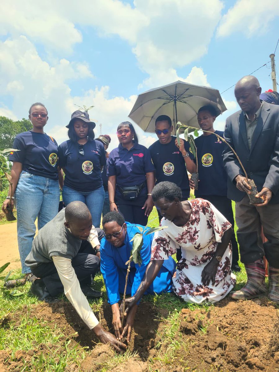 KingCeasorUni's tweet photo. 🌱 Service in action!

On 26 Sept. 2026, the Rotaract Club of King Ceasor University partnered with the Rotaract Club of Bwerenga for a community outreach in Namungo Village, Mityana.

The team planted trees 🌳 and distributed reflector jackets to boda boda riders to promote environmental conservation and road safety.

#KCU #Rotaract #CommunityService #RoadSafety