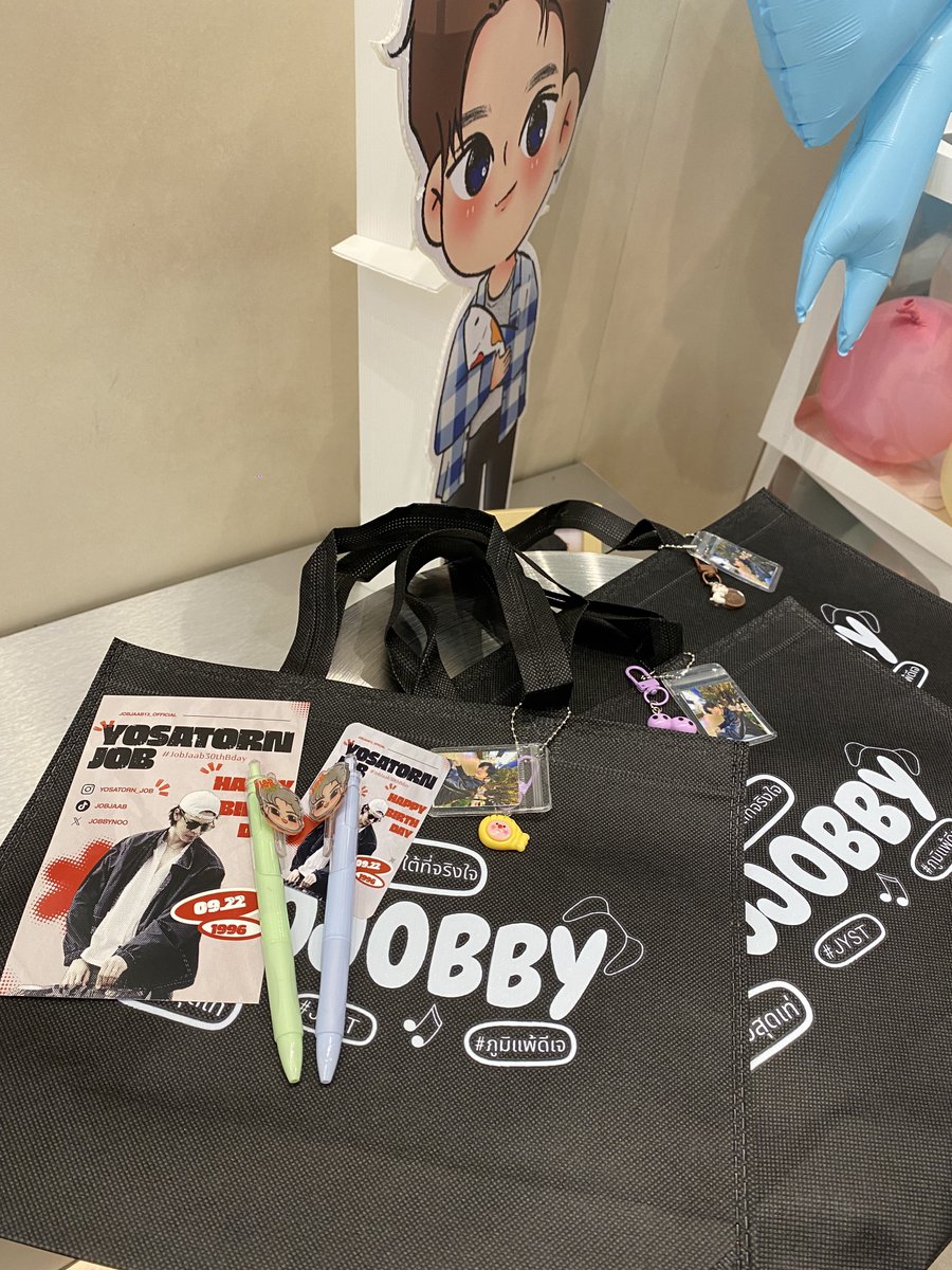 JobjaabOfficial's tweet photo. JOB YOSATORN Birthday Project ✨
#ProjectJobJaabBDay2026

Giveaway สุดท้ายน่ารักมาแล้ววว 
#JobJaab30thBday 

📍Still Bean Silom

🚆 Mrt : สีลม   🚝 Bts : ศาลาแดง

@JobbyNoo #JobYosatorn
#NooJobby #หนูจ๊อบบี้ https://t.co/d6ZQNC3Mpn