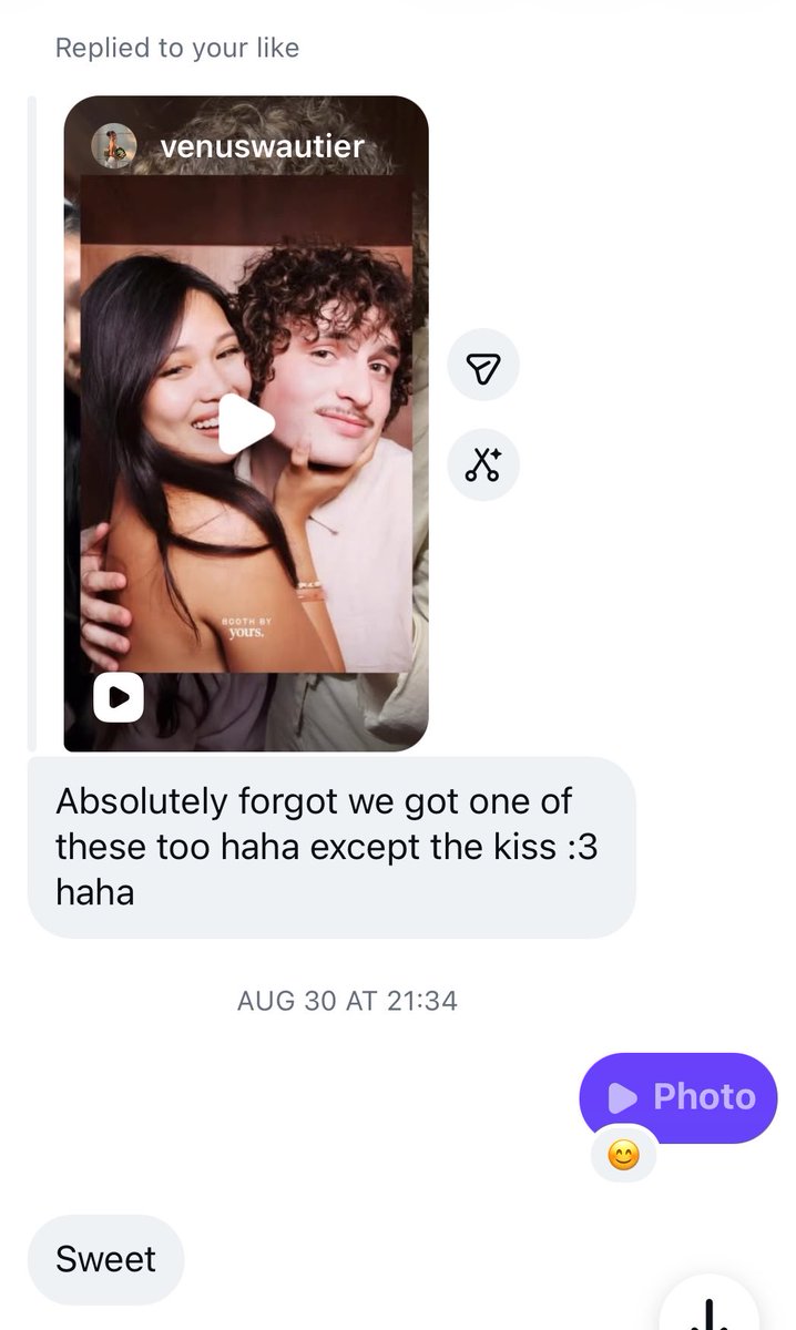 MuthiaRahmanuri's tweet photo. Sejujurnya yang paling gue sebel sih dia sering belittle gue. Terus dia tuh sering ngirim reels romance gitu. Sampe akhirnya gue kirim aja tuh photobox mesra gue sama cowo. Maksud guweh, as a not so close friend, bercanda kan ada batasnya. https://t.co/at2JNoDjoP