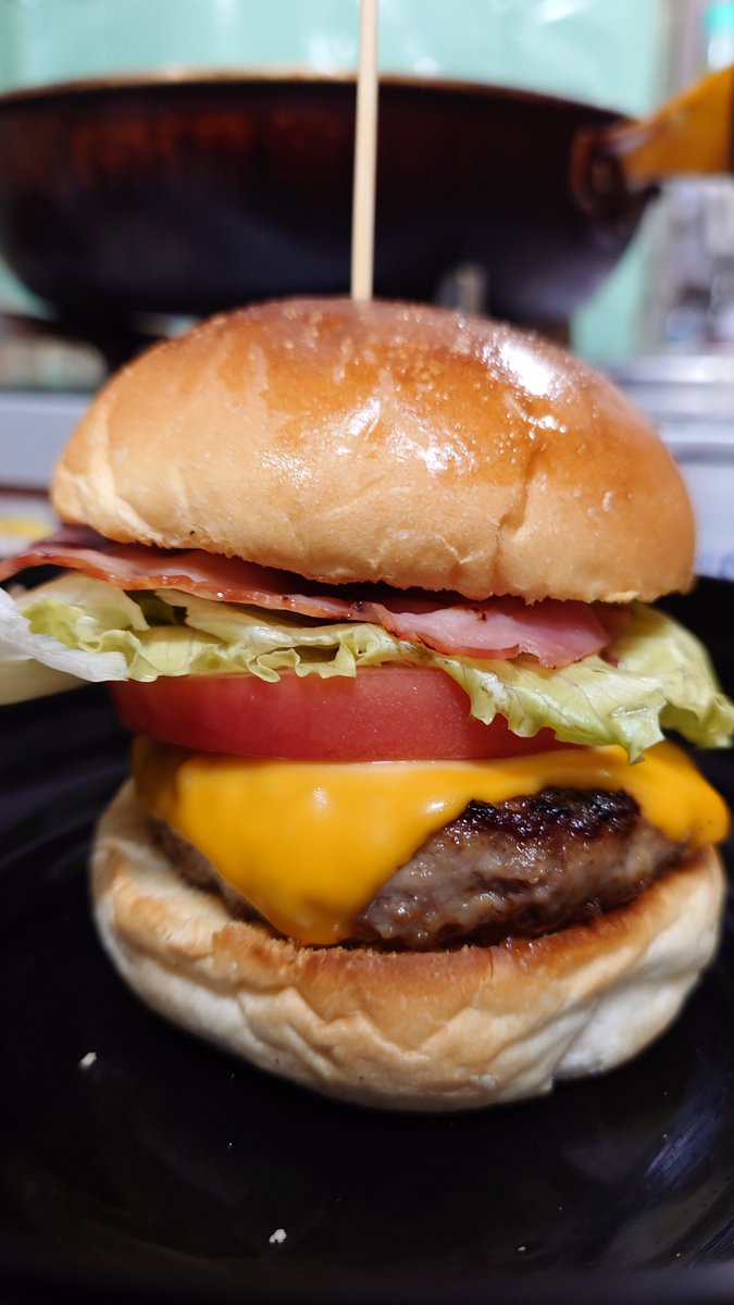 LindoYS150's tweet photo. リンドバーグパート2🍔

・BLTチーズバーガー
（北海道産牛肉100%バーベキューソースハラペーニョorピクルス）※昨晩 https://t.co/m1r8lqd0sB