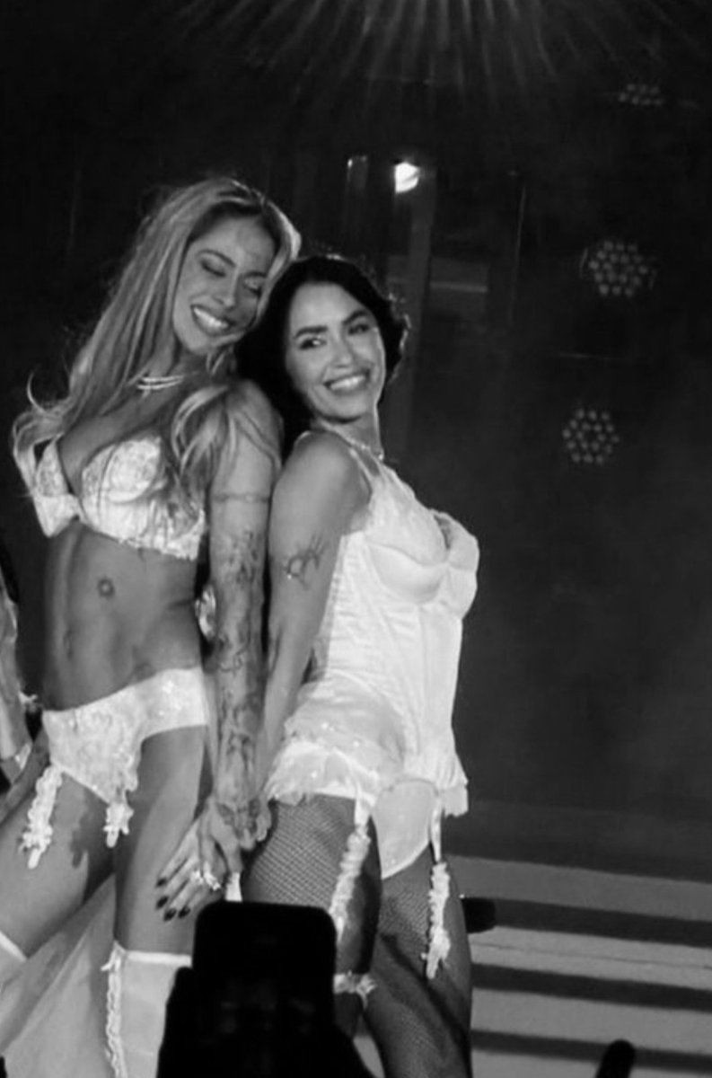 _MiGranAmorLali's tweet photo. Las artistas más convocantes e importantes del país, las que lideran la escena, madres de toda una generación: PIONERAS y reinas en su género: Hoy haciendo historia juntas por primera vez,y ojalá la primera de muchas.
Lali y Tini, Las amamos: Viva el pop,y ustedes ❤️ https://t.co/sNa1duBiFw