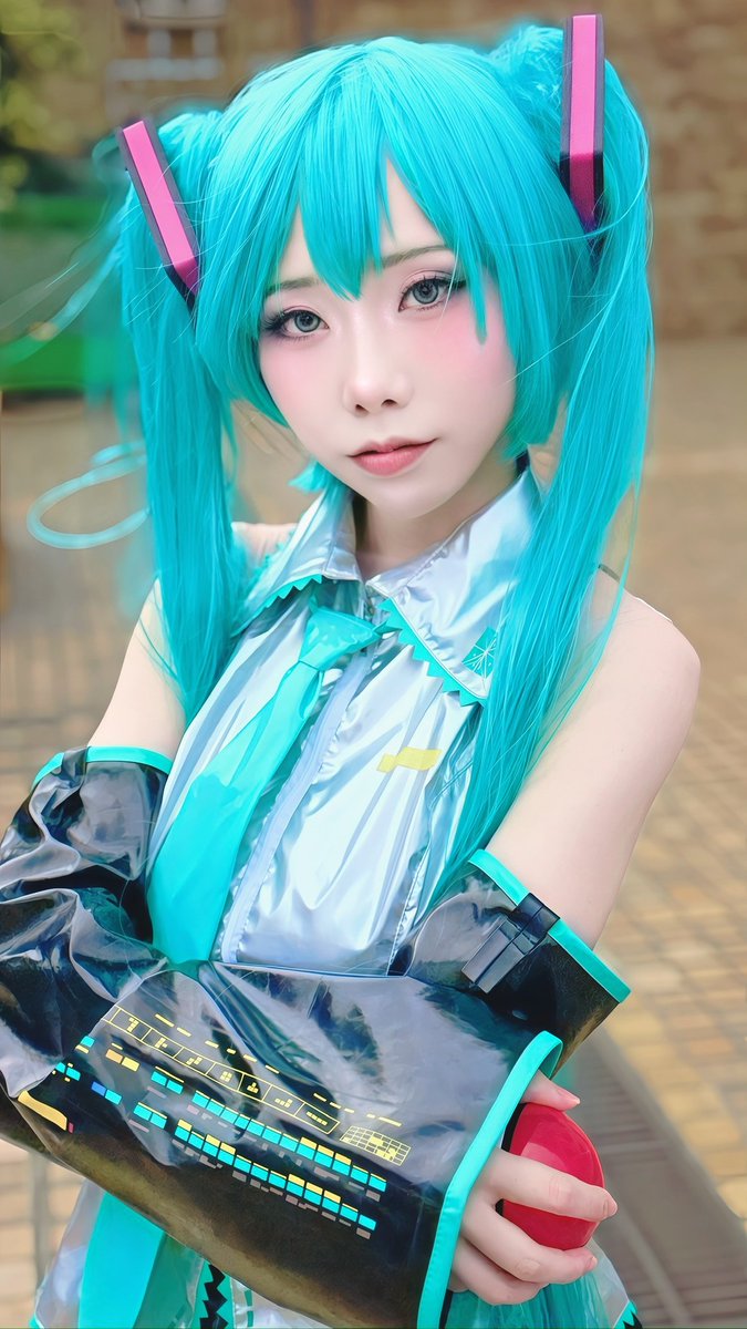 Shiu__cosplay's tweet photo. cos/初音ミク

目と目が あったら ポケモン勝負！

#アコスタ池袋
#初音ミクコスプレ https://t.co/S0d556Dzk3