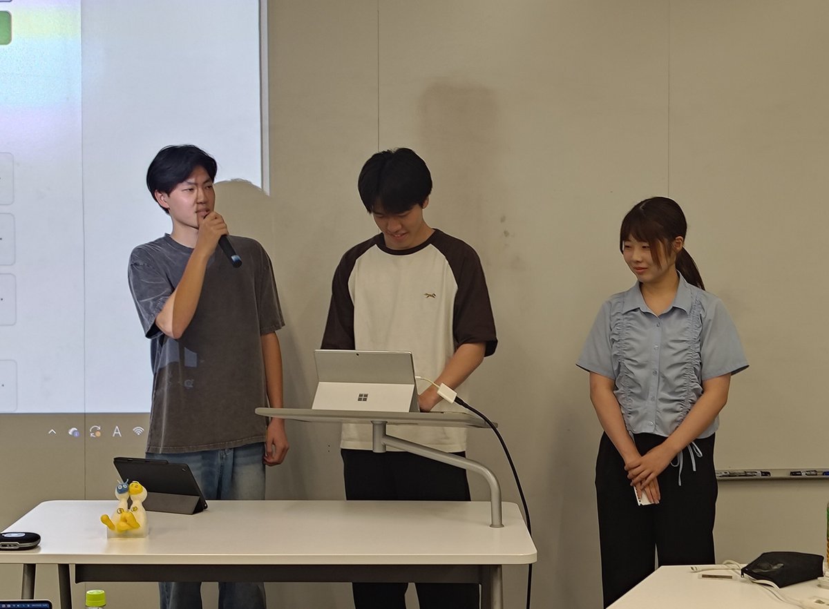 _58hack's tweet photo. 【#58hack】Hackathon for students DemoDay in #関西大学
58ハッカソン

No.6: 鵜飼
“Famipedia”
おじいちゃんだって、Wikipediaに載っていい

https://t.co/SRKWBzMNeb https://t.co/iwgqAJhSQ3