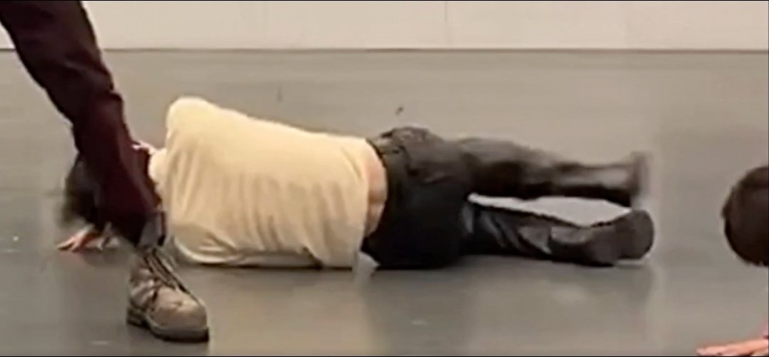 buohevt's tweet photo. soobin ass is so fat he cant lay flat on his side theres a gap btwn his waist and the ground bcs of that curve https://t.co/M9AqK78wK9