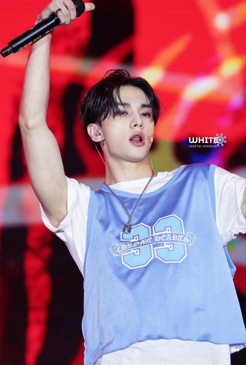 hyunjinpost's tweet photo. https://t.co/yhAGn63Pok