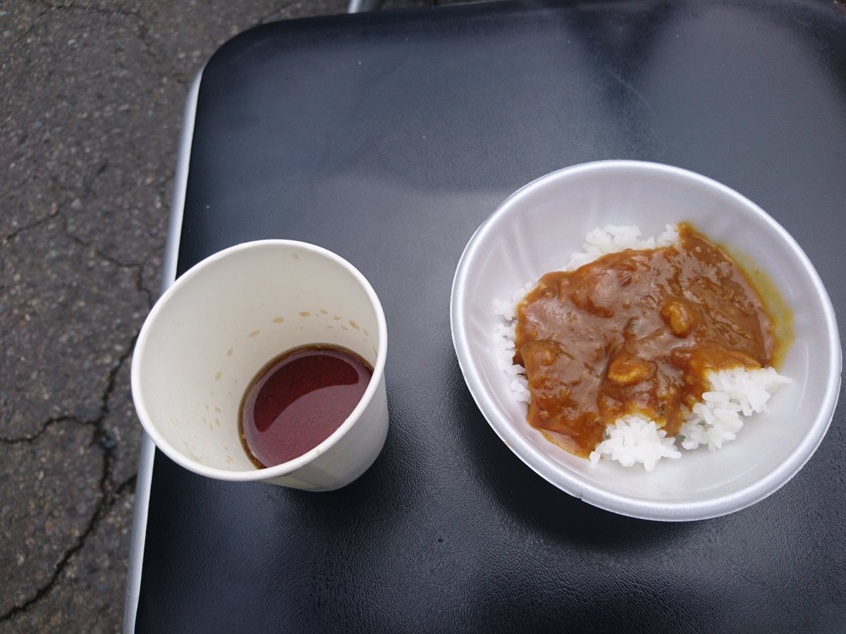 buri_sava's tweet photo. 第14回榛名湖マラソン、一周目の梨から始まりカレーも勿論完食でき、榛名の皆様やらんなさんの応援も楽しみながら気持ちよく走らせていただきました。美しい湖畔をぐるぐる、そして胸は常にドキドキ（坂が見事）の素晴らし過ぎる大会を開催していただきありがとうございました！（3時間22分台でした） https://t.co/05cjUs4et5