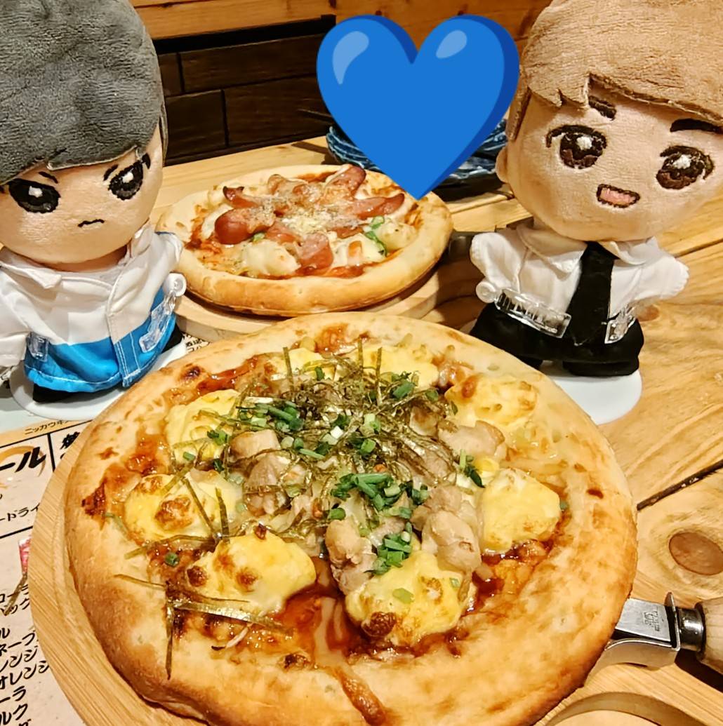 ryu_takaoka3173's tweet photo. ピザ🍕も美味しかった〜
小さい雪見だいふく可愛すぎやないかい
#UWMAseries
#DeanPharm
#OhmFluke
#MyBlue https://t.co/h4vWuEtgk7