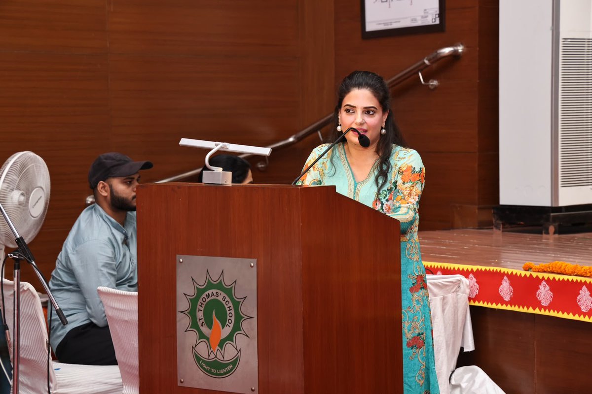 ArtiChawlaBjpRN's tweet photo. St. Thomas’ Girls Sr. Sec. School, Nursery Department के वार्षिक समारोह “Safar – Ek Pyaari Si Kahani” में मुख्य अतिथि के रूप में सम्मिलित होने का सौभाग्य प्राप्त हुआ। 🌸
#AnnualDay #StThomasGirlsSchool #SafarEkPyaariSiKahani #ChiefGuest https://t.co/5YjYdXk2Gs