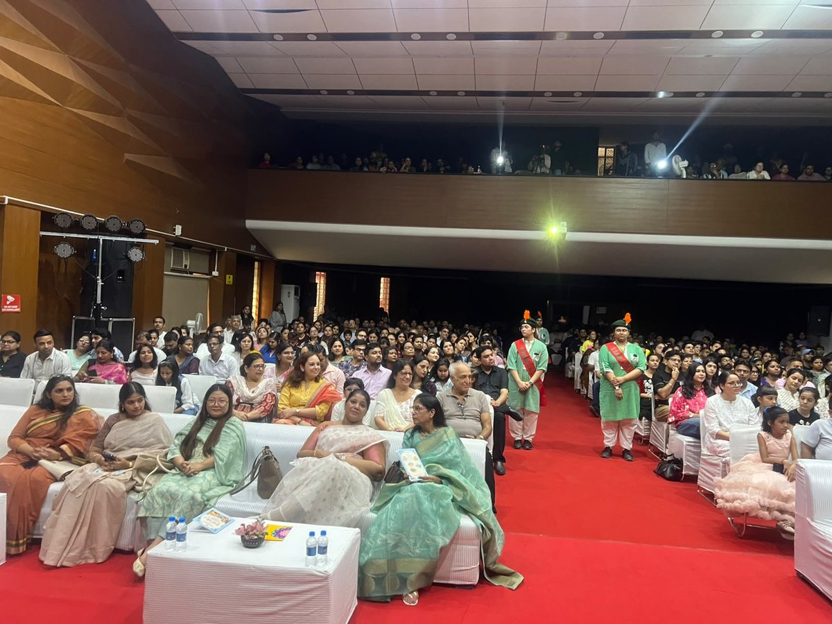 ArtiChawlaBjpRN's tweet photo. St. Thomas’ Girls Sr. Sec. School, Nursery Department के वार्षिक समारोह “Safar – Ek Pyaari Si Kahani” में मुख्य अतिथि के रूप में सम्मिलित होने का सौभाग्य प्राप्त हुआ। 🌸
#AnnualDay #StThomasGirlsSchool #SafarEkPyaariSiKahani #ChiefGuest https://t.co/5YjYdXk2Gs