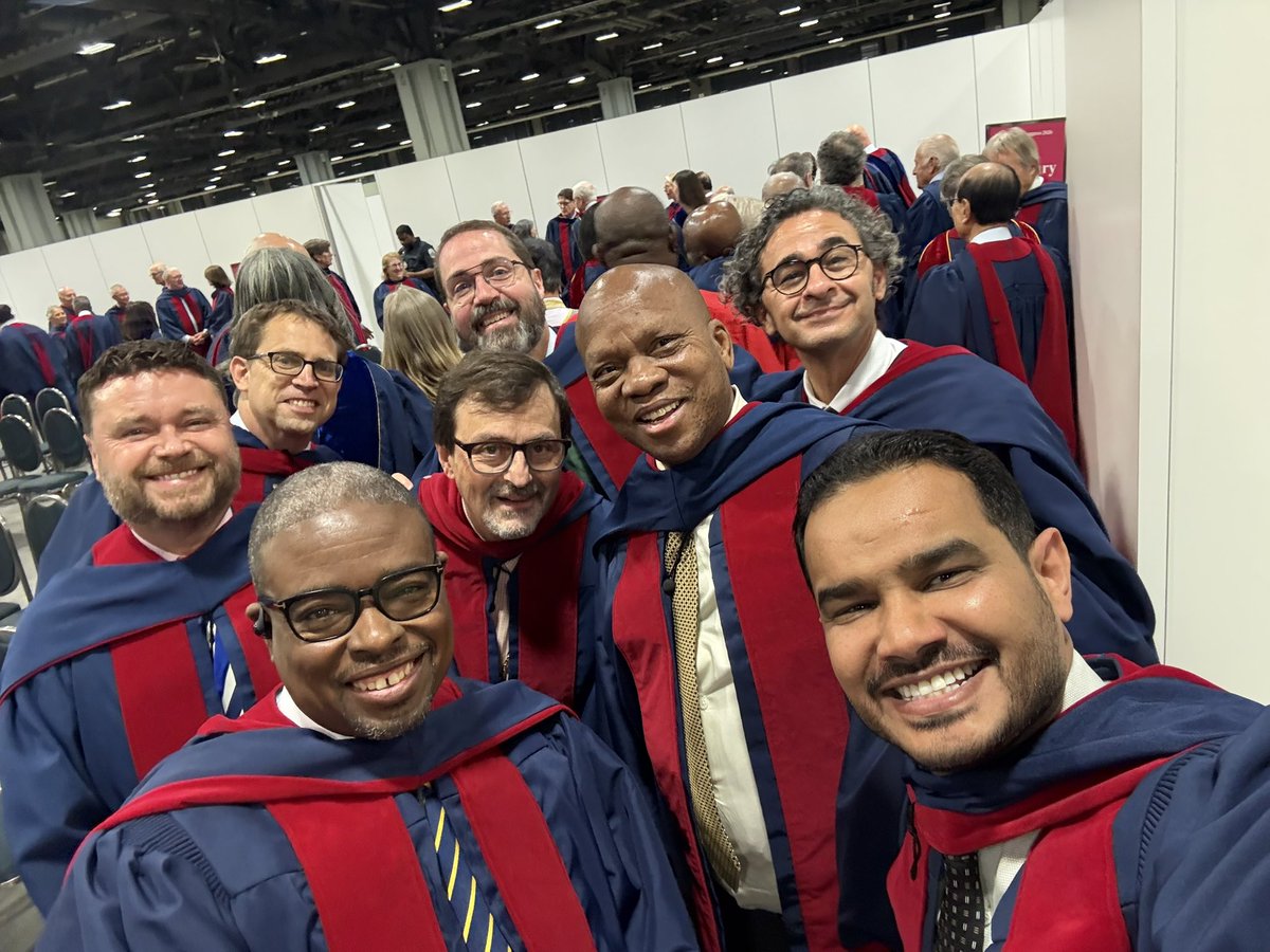 HassanMashbari's tweet photo. Amazing night at the 2026 ACS Clinical College Convocation Ceremony. Proud to represent the Saudi General Surgery Society (SGSS) as the current CEO, meeting many mentors and celebrating with colleagues &amp; friends @SGSS_KSA @AmCollSurgeons @ACSInterntl #ACSCC26 https://t.co/o0M3Z9oeZI