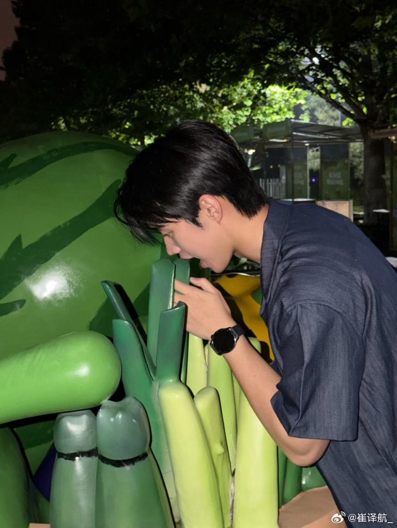 AnnMeekhun's tweet photo. อี้หางมาลงรูปวันไหว้พระจันทร์ที่อยู่กับแฟน🤭ขนมที่มี2ชิ้น☺️#heartsignals9 #siyi #siyicp https://t.co/KfiqgaAHEq