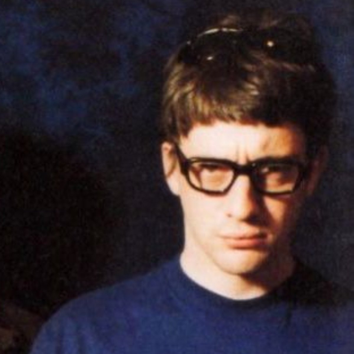 charmlessangel's tweet photo. happy international bunny day to graham coxon of blur https://t.co/bquHZoA0Lq