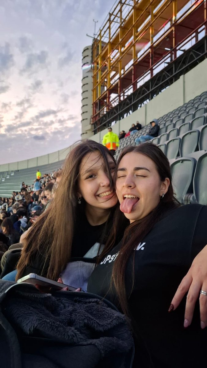 sofii_villalbaa's tweet photo. q placer vivirlo con vos.
gracias por hacer mas lindo siempre q estas.
mi mejor amiga, mi incondicional 🤍 https://t.co/9cXzSSv13t