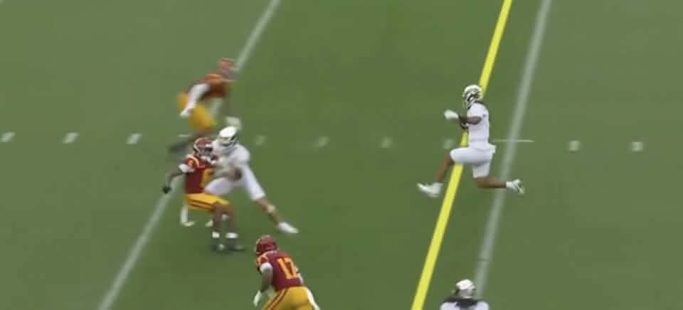 bsdude13's tweet photo. @SoftlyAugust He’s already starting a slide and that’s almost 5 yards https://t.co/wNfx25TawK