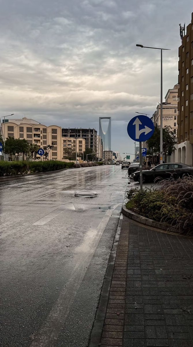 ilkerGA_'s tweet photo. الله ما ارق الرياض بالأمطار 🌧️🌧️🌧️

#تعليق_الدراسه https://t.co/dUjvqjtBhF